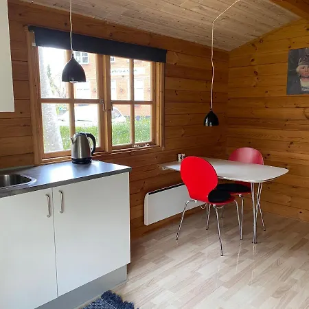 Hyggelig 2-personers Hytte Pa Rinkenaeshus Camping - Hytte D * Gråsten